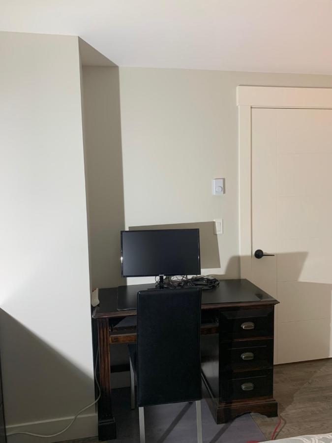 Modern 2Br Guest House In North Nanaimo Ngoại thất bức ảnh
